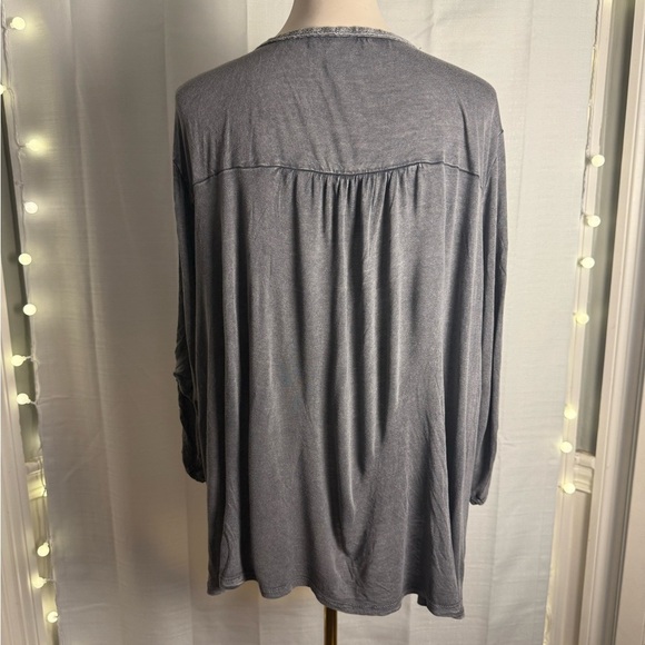 Vintage America Gray Buttoned Tunic with Relaxed Fit - Picture 2 of 7